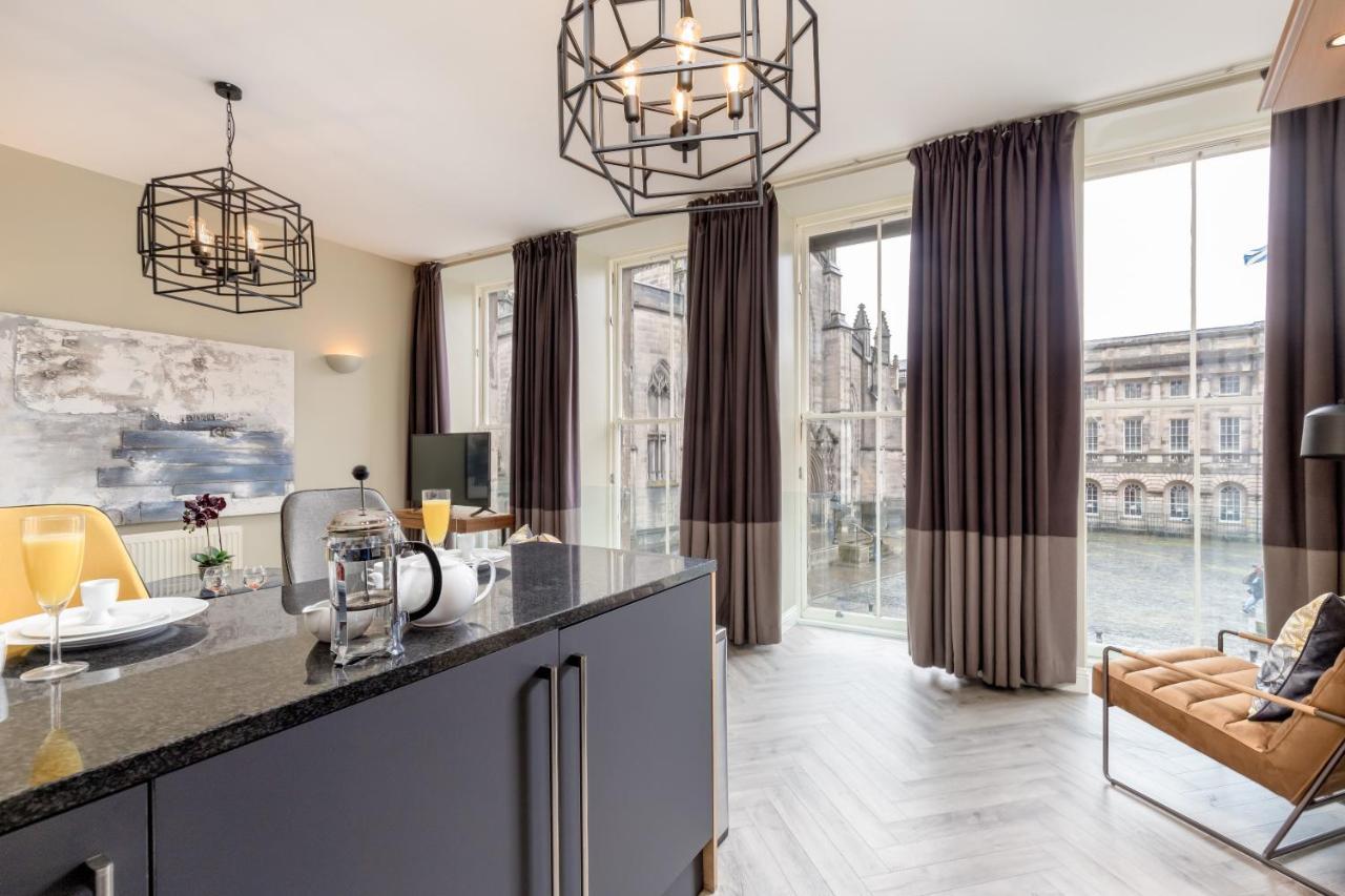 Royal Mile Apartments By Joivy 에든버러 외부 사진
